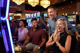 apk 365 live casino dealer table streamed on mobile in the Philippines